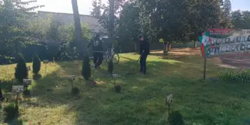 Трудовой десант на Аллее Героев