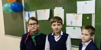 Выставка рисунков "Наши папы"